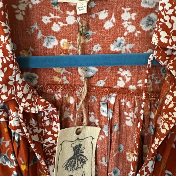 Easel Rust Floral Blouse - Picture 4 of 4
